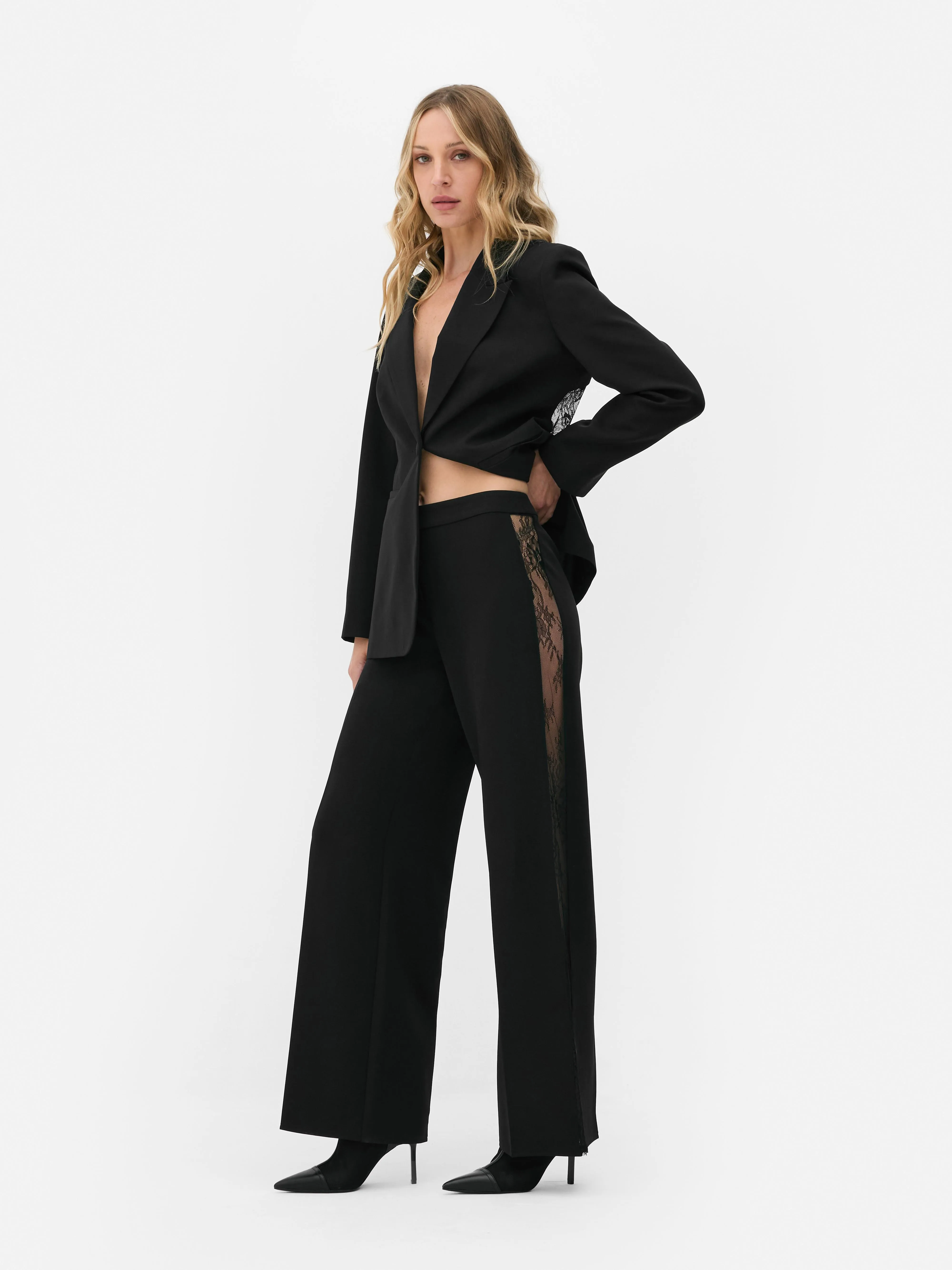 Pantalón de pernera ancha con encaje de Rita Ora