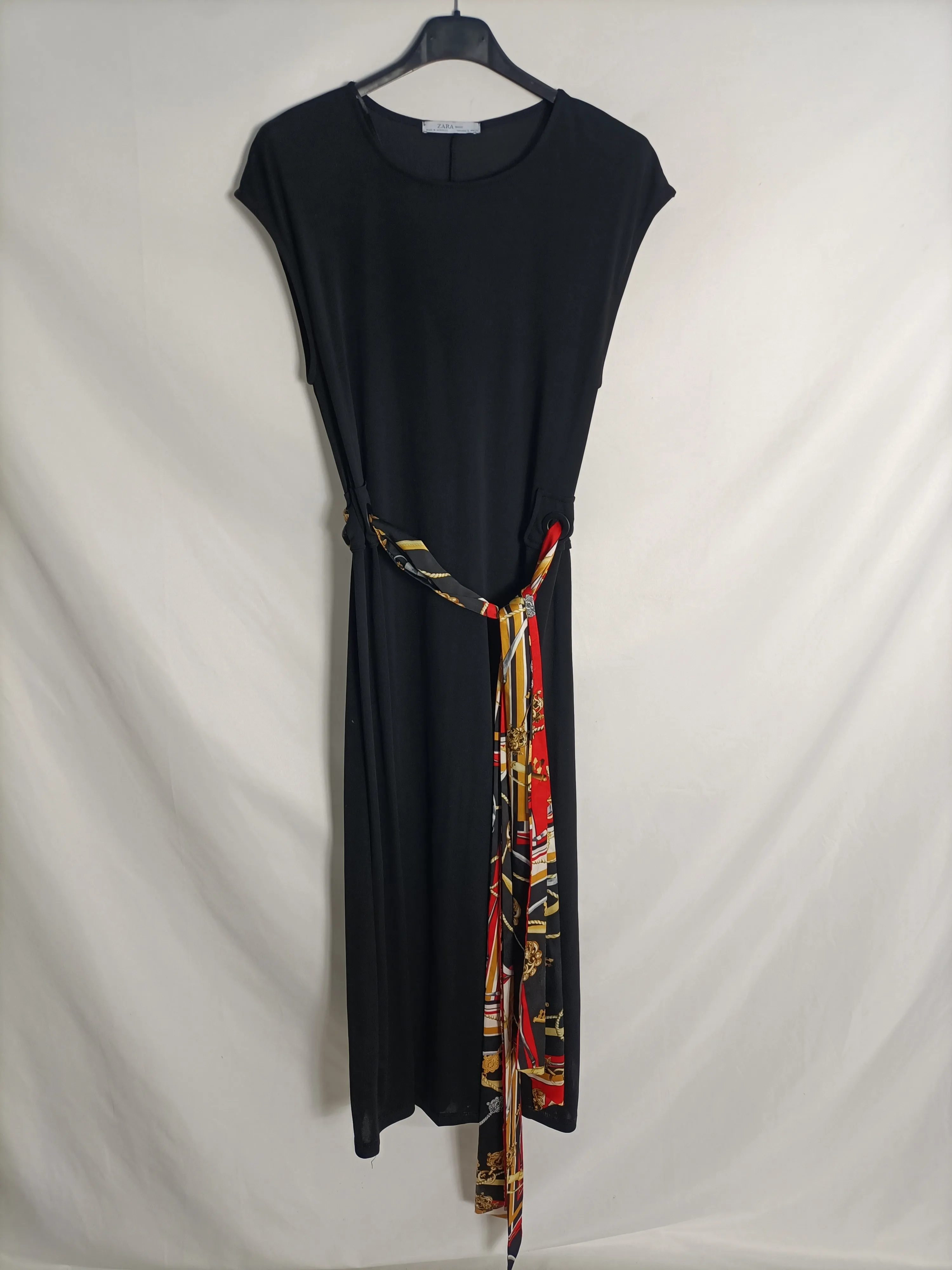 ZARA. Vestido negro lazo T.s